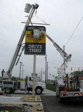 Dickey's - Pylon Face Installation #2