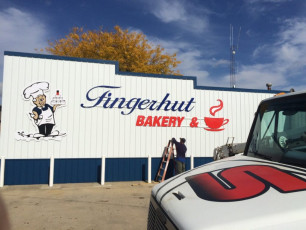 Fingerhut Bakery - Dimensional Logo